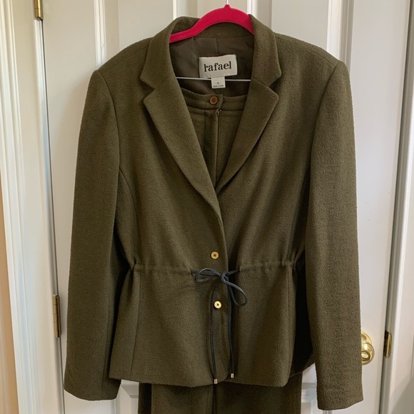 3 for $10 Rafael Olive Green Blazer - Picture 4 of 7